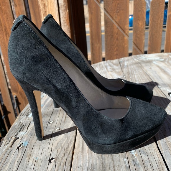 INVENTORY LIQUIDATION SALE! Michael Kors Black Suede Platform Pumps Size 7 - Picture 9 of 12